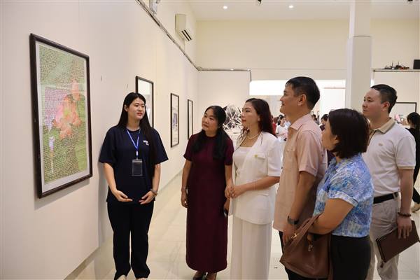 Triển lãm “Thấu”: Không gian nghệ thuật đa chiều về góc nhìn cuộc sống của giới trẻ