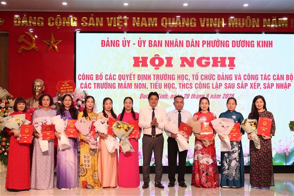Phường Dương Kinh công bố các Quyết định sắp xếp các trường học trên địa bàn