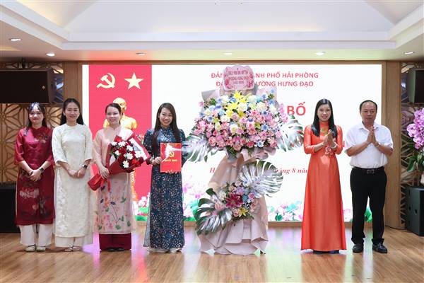 Thành lập Chi bộ Trường Mầm non Hà Linh trực thuộc Đảng ủy Phường Hưng Đạo