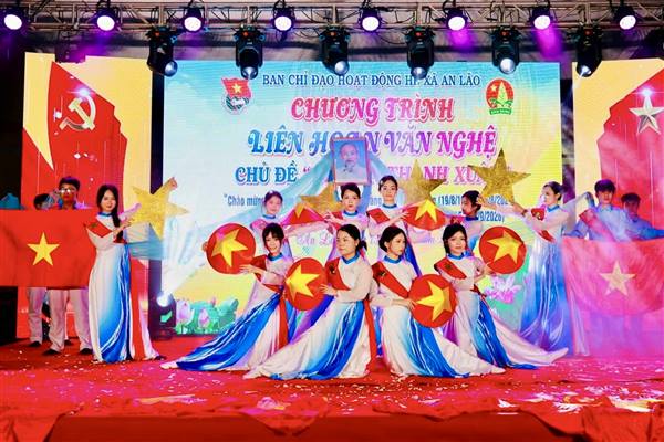 Sôi nổi đêm liên hoan văn nghệ với chủ đề “Dấu ấn thanh xuân” tại xã An Lão