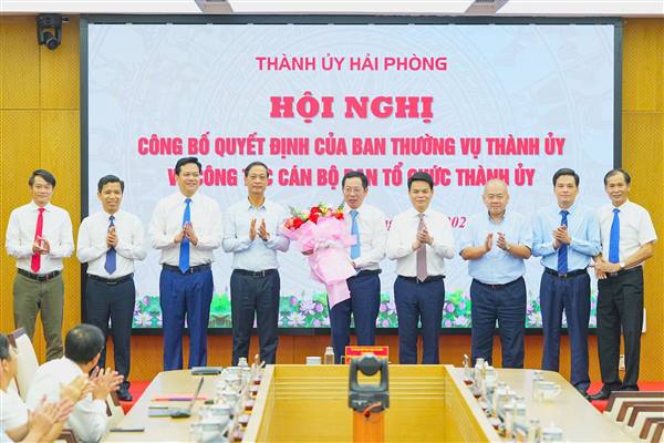 Đồng chí Vũ Tiến Phụng giữ chức vụ Trưởng Ban Tổ chức Thành ủy