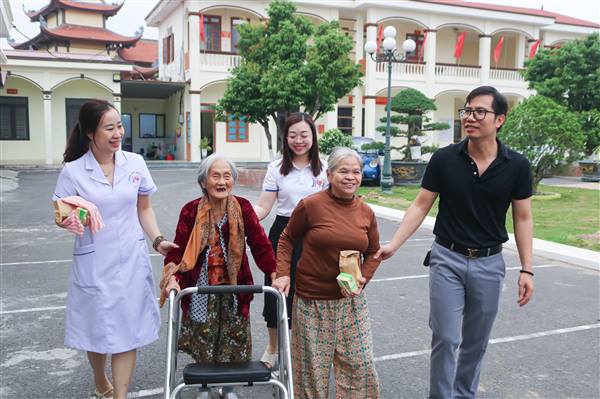 Ban hành Quyết định công nhận 04 đơn vị sự nghiệp công lập trực thuộc Sở Y tế được xếp hạng I