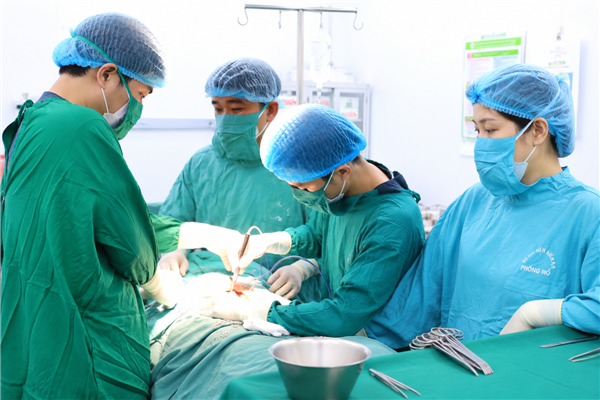 Bệnh viện Kiến An kích hoạt báo động đỏ, khẩn trương phối hợp liên chuyên khoa cứu bệnh nhân vỡ thận độ 5