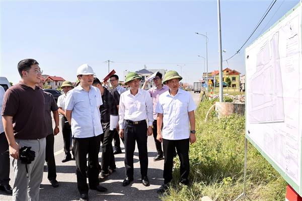 Phó Chủ tịch UBND thành phố Hoàng Minh Cường kiểm tra tiến độ các dự án trọng điểm và tình hình triển khai Nghị quyết số 11 tại một số địa phương