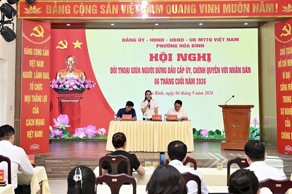 Người đứng đầu cấp ủy và chính quyền phường Hòa Bình đối thoại trực tiếp với Nhân dân năm 2026