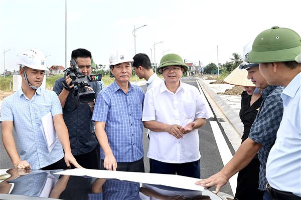Phó Chủ tịch UBND thành phố Nguyễn Minh Hùng làm việc với xã  An Hưng và An Khánh về tình hình phát triển kinh tế - xã hội và kết quả thực hiện Nghị quyết số 11-NQ/TU