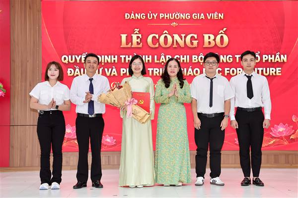 Đảng ủy phường Gia Viên thành lập Chi bộ Công ty Cổ phần Đầu tư và Phát triển giáo dục For Future