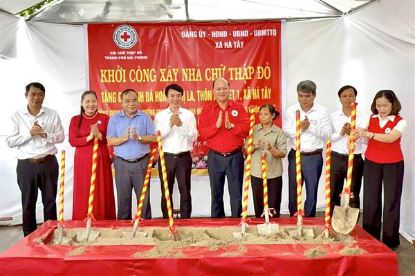 Phát động đợt thi đua cao điểm “80 ngày hành động vì cộng đồng” và triển khai chuỗi hoạt động hỗ trợ nhân đạo tại xã Hà Tây