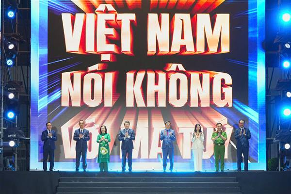 Phát động Chiến dịch “Công nhân Việt Nam nói không với ma túy – Triệu trái tim, một quyết tâm”
