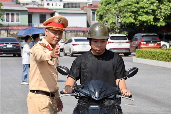 Phường Gia Viên ra quân thực hiện “Chiến dịch đào tạo kỹ năng lái xe mô tô, xe gắn máy an toàn”