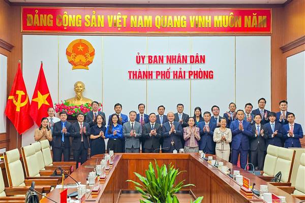 Phó Chủ tịch UBND thành phố Đào Trọng Đức tiếp xã giao Đoàn đại biểu cấp cao Hội Liên hiệp Thanh niên Campuchia
