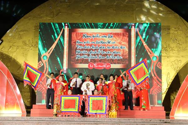 Chương trình Nghệ thuật “Bài ca độc lập”: Tri ân thế hệ cha anh đã hy sinh vì độc lập, tự do của Tổ quốc