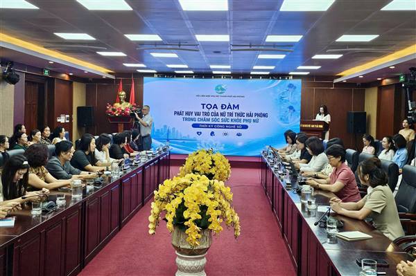 Tọa đàm “Phát huy vai trò của nữ trí thức Hải Phòng trong chăm sóc sức khỏe phụ nữ thời kỳ công nghệ số”