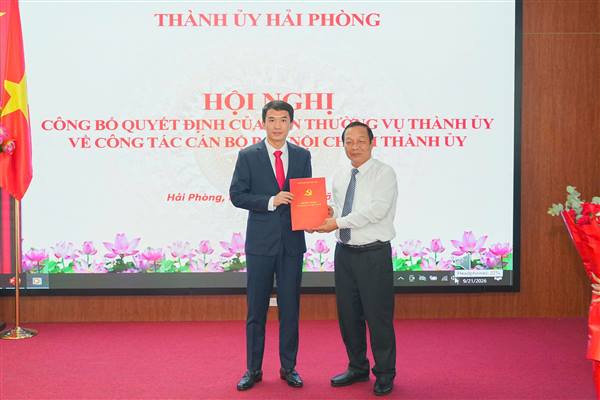 Thượng tá Nguyễn Văn Đức được biệt phái, bổ nhiệm giữ chức Phó Trưởng Ban Nội chính Thành ủy Hải Phòng