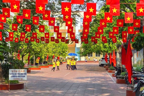 Thành phố ban hành danh mục các khoản thu, mức thu làm căn cứ để các cơ sở giáo dục xây dựng mức thu cụ thể