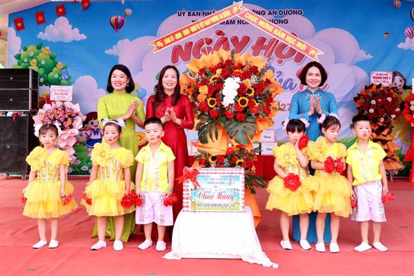 Học sinh phường An Dương hòa chung không khí phấn khởi ngày tựu trường toàn quốc