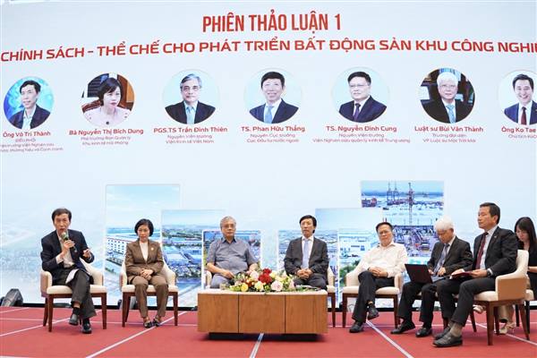 Hội thảo khoa học: Định hình hệ sinh thái tài chính phát triển bất động sản công nghiệp và đón dòng vốn FDI thế hệ mới