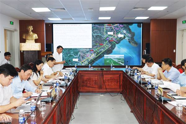 Ban Đô thị HĐND thành phố thẩm tra hồ sơ dự thảo nghị quyết về quyết định chủ trương đầu tư Dự án đầu tư xây dựng tuyến đường bộ cao tốc Ninh Bình - Hải Phòng