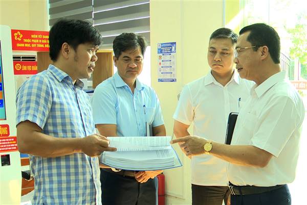 HĐND phường Phù Liễn giám sát việc cấp Giấy chứng nhận quyền sử dụng đất trên địa bàn phường