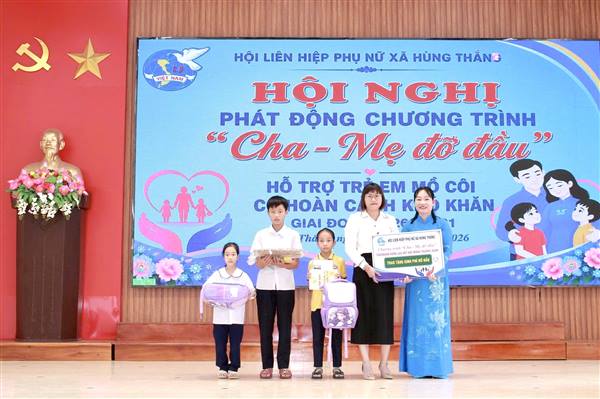 Hội Liên hiệp phụ nữ xã Hùng Thắng phát động chương trình “Cha - Mẹ đỡ đầu” giai đoạn 2026 - 2031