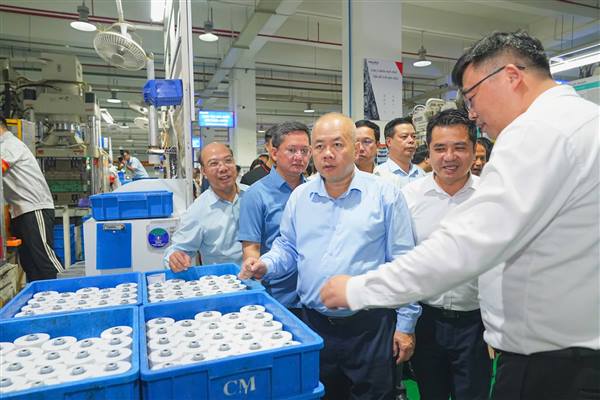 Chủ tịch UBND thành phố Đỗ Thành Trung thăm, làm việc với một số doanh nghiệp tại Khu công nghiệp An Dương
