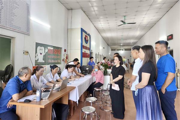 Phường Hồng An tổ chức khám sức khỏe định kỳ và sàng lọc miễn phí cho người dân đợt 1 năm 2026
