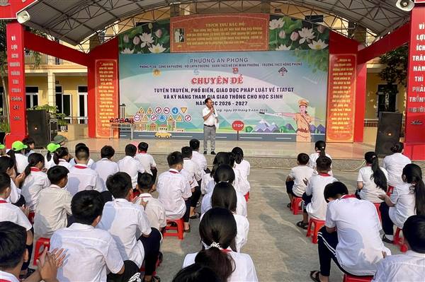 Phường An Phong tuyên truyền pháp luật về trật tự, an toàn giao thông cho hơn 1.000 học sinh