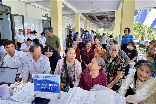 Phường An Phong tổ chức khám sức khoẻ định kỳ, sàng lọc miễn phí cho Nhân dân