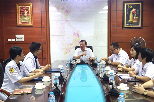 Đoàn bác sĩ nội trú Trường Đại học Mataram, Indonesia học tập chuyên sâu về Y học dưới nước và oxy cao áp tại Viện Y học biển