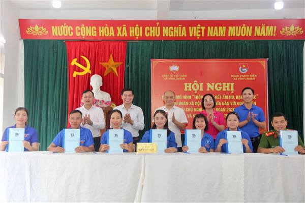 Ra mắt mô hình “Xã Vĩnh Thuận văn minh, hạnh phúc” và “Chi đoàn Xã hội chủ nghĩa gắn với đoàn viên Xã hội chủ nghĩa”