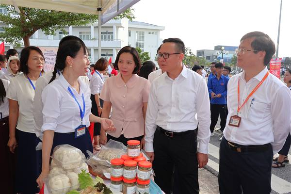 Ngày hội việc làm “Kết nối Cơ sở đào tạo - Doanh nghiệp - Học sinh, sinh viên, người lao động”