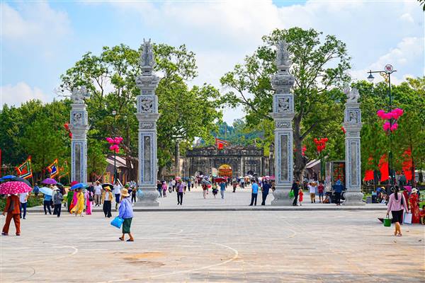 Di sản văn hóa thế giới Côn Sơn - Kiếp Bạc đón gần 12 vạn lượt khách trong 3 ngày đầu Lễ hội
