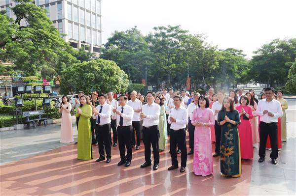 Dâng hương Kỷ niệm 1985 năm Ngày Nữ tướng Lê Chân thắng trận (15 tháng 8 - âm lịch)