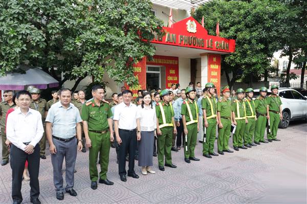 Phường Lê Chân ra quân thực hiện mô hình “Liên kết bảo đảm an toàn giao thông - Trật tự đường hè - Vệ sinh môi trường trên tuyến đường Hồ Sen - Võ Nguyên Giáp”