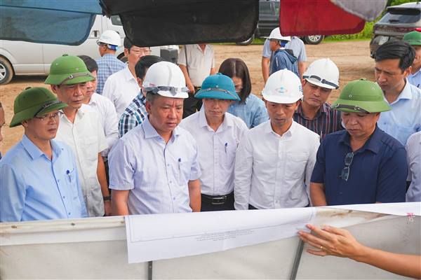 Phó Chủ tịch UBND thành phố Trần Văn Quân kiểm tra thực địa và làm việc với 5 xã khu vực Ninh Giang về phát triển kinh tế - xã hội, giải ngân đầu tư công