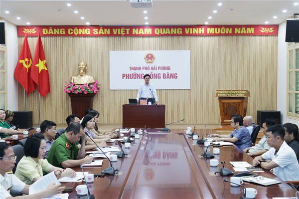 Chủ tịch UBND phường Hồng Bàng đối thoại với tổ chức, doanh nghiệp, hộ kinh doanh trên địa bàn