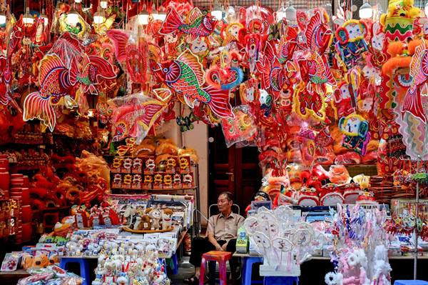 
Mid-Autumn Festival market