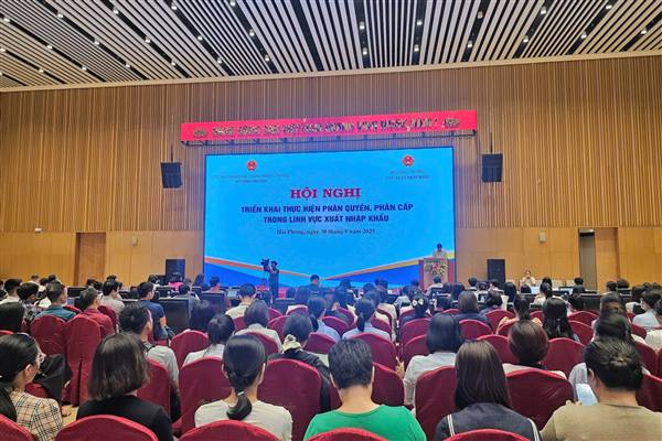
Implementing decentralization in the field of import and export