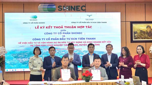 
Signing cooperation agreement to develop Tien Thanh industrial park