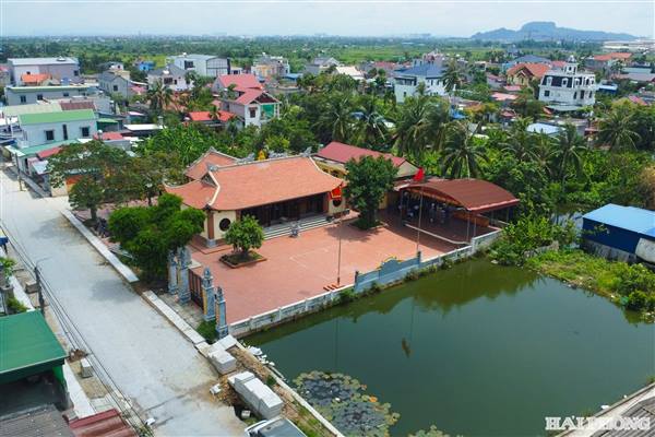CAU TRUNG COMMUNAL HOUSE HISTORICAL RELIC