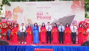 Triển lãm hình ảnh, tư liệu, hiện vật “Hải Phòng - Niềm tin và khát vọng  vươn mình”