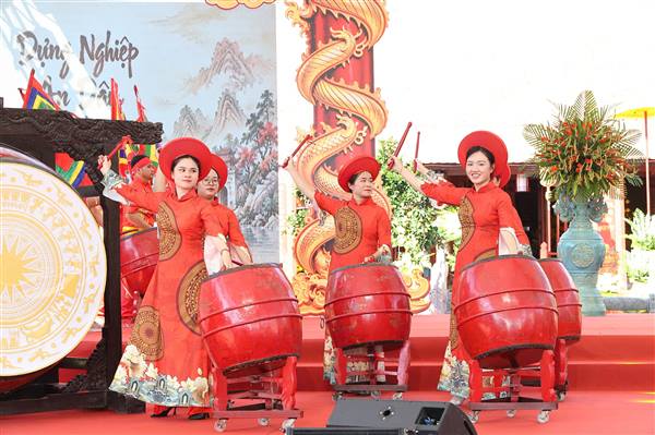 Celebrating the 485th anniversary of the death of Thai Ancestor Mac Dang Dung - who has special marks in the history of the nation and the Mac Dynasty