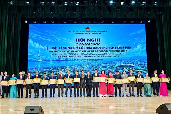 

Hai Phong city accompanies businesses, strongly shifting from management thinking to creation and service