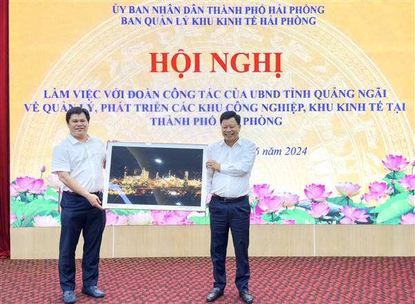 
Hai Phong - Quang Ngai share experience in industrial park development