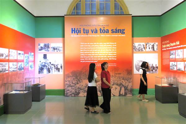 
Exhibition " Hai Phong in the flow of history through archival documents