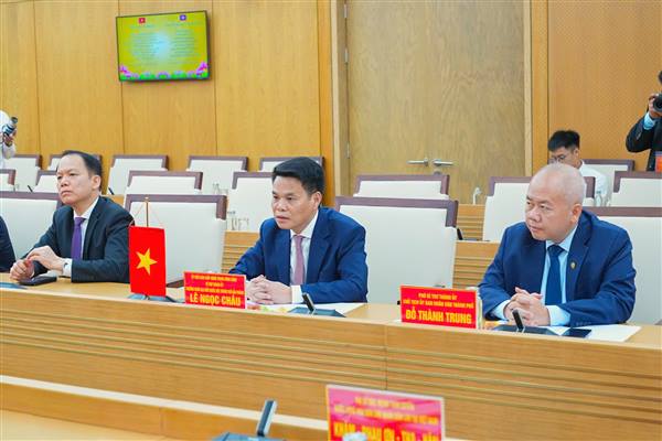 
Hai Phong leader receives Lao deputy prime minister