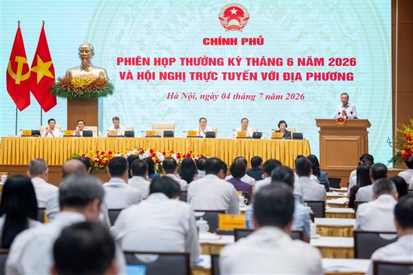 General Secretary and State President To Lam attends and directs the government's online conference with local authorities