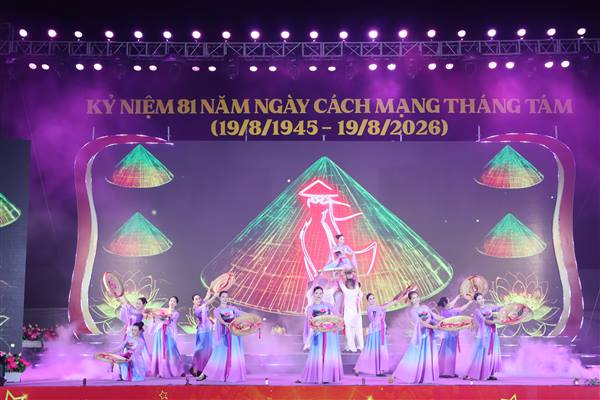 Revolutionary Spirit Resonates Through the “Proud Melodies” Art Program at Xu Dong Cultural Center Square
