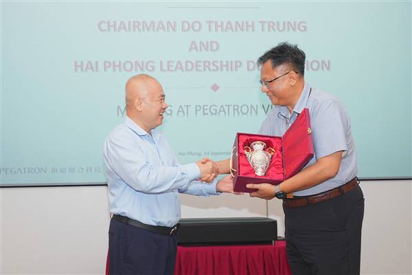 Hai Phong Chairman Do Thanh Trung visits and works with Pegatron Viet Nam