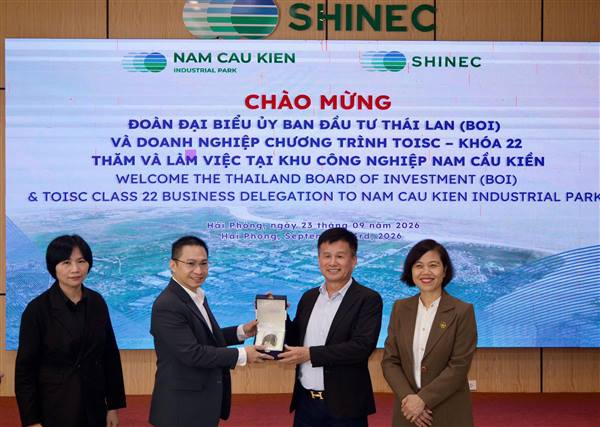 Thai Business Delegation Surveys Nam Cau Kien Eco-Industrial Park and Explores Investment Opportunities in Hai Phong